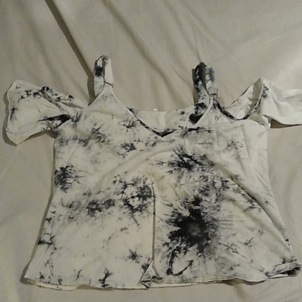 Cold Shoulder Tie Dyed Top